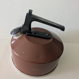 Vintage Brown Whistling Tea Kettle. Mirro Corperation.